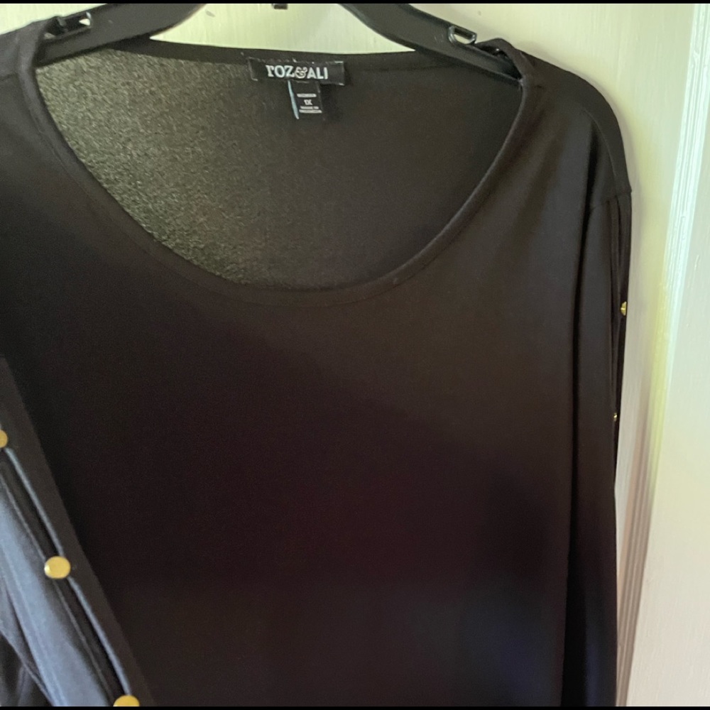 Roz & Ali, Women’s black long-sleeved top, 1X, gently worn
